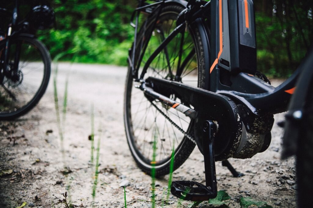 How Many Kilometers Does an Electric Bike Travel on a Single Charge?
